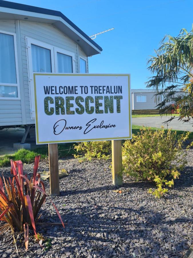 Beautiful 2 Bedroom Caravan, Holiday Park Tenby Saint Florence المظهر الخارجي الصورة