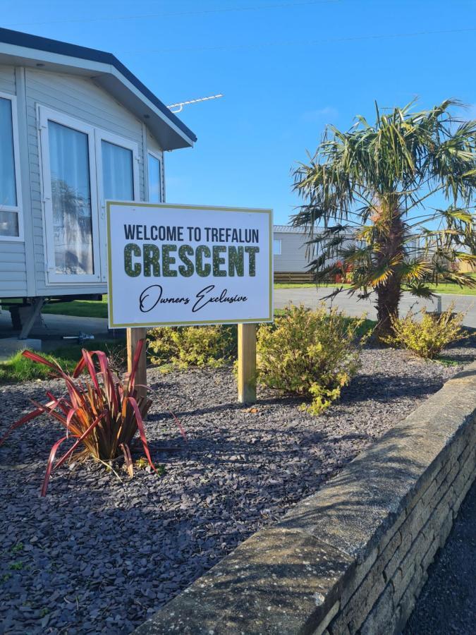 Beautiful 2 Bedroom Caravan, Holiday Park Tenby Saint Florence المظهر الخارجي الصورة